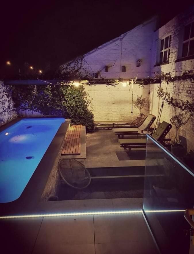 Вилла Karaktervolle Woning Met Zwembad Te Ронсе Экстерьер фото