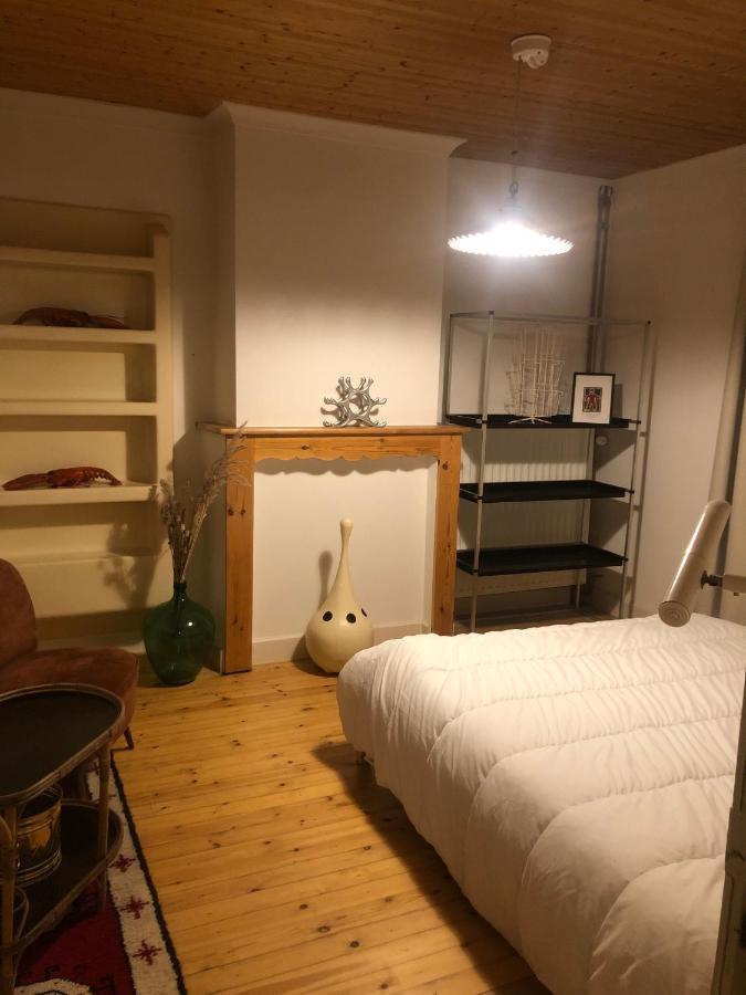 Вилла Karaktervolle Woning Met Zwembad Te Ронсе Экстерьер фото